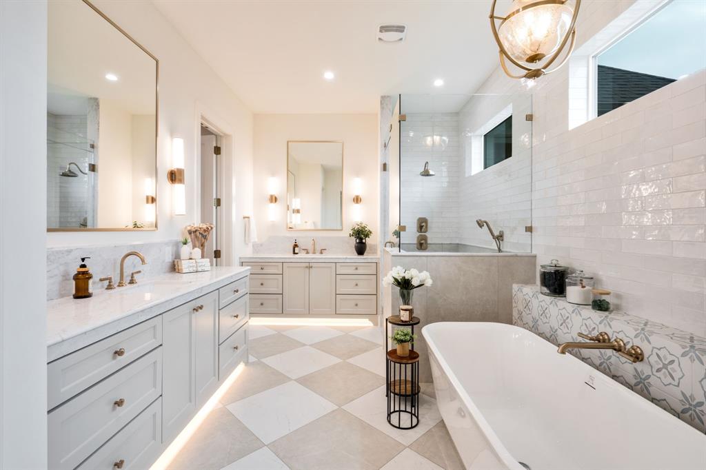 3304 Ferguson Road Grapevine, TX 76092 - Photo 25 of 38 Bathroom