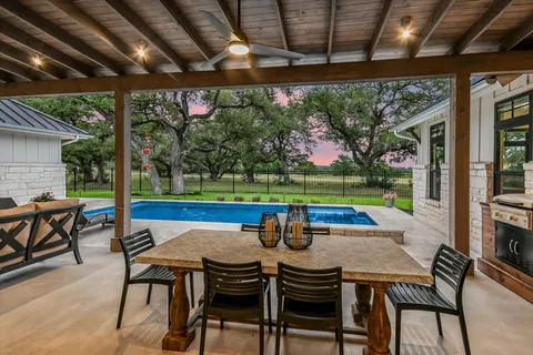 $1,125,000 | 11 Peace Pipe, Wimberley, TX 78676