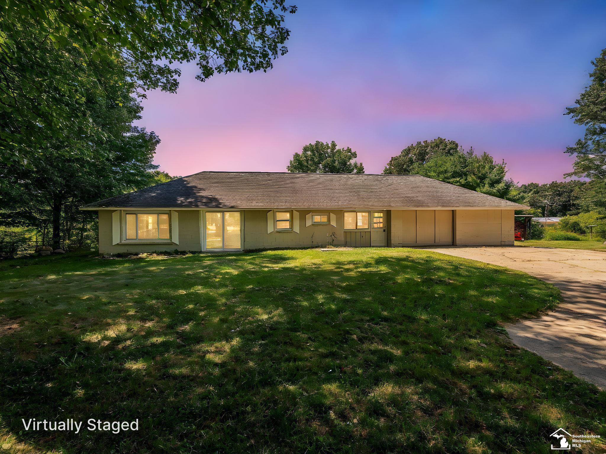 8706 Abbey Road Jackson, MI 49201 - Photo 2 of 37 50186756-f6e3c127-1591-4f12-8eb7-2657da9f57b6.JPG