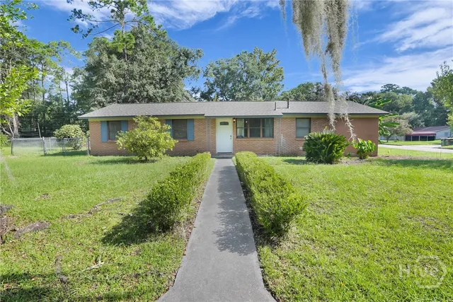 $2,400 | 2222 Bacon Park Drive, Savannah, GA 31406