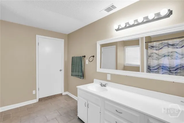 $2,400 | 2222 Bacon Park Drive, Savannah, GA 31406