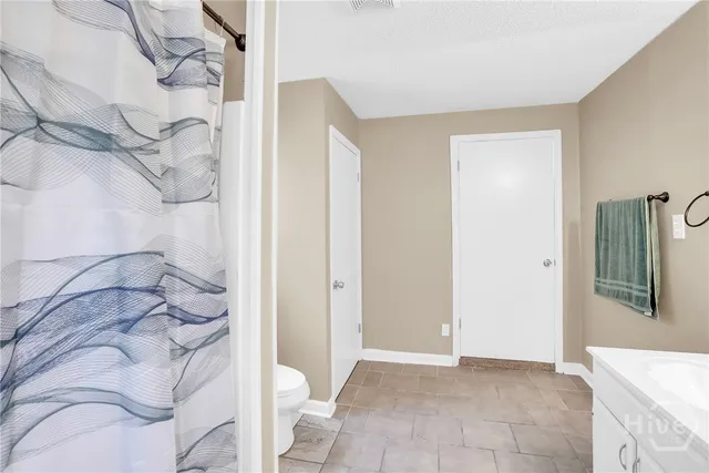 $2,400 | 2222 Bacon Park Drive, Savannah, GA 31406