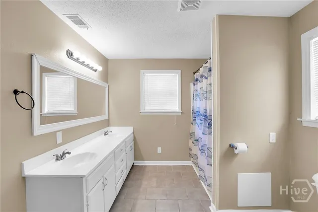 $2,400 | 2222 Bacon Park Drive, Savannah, GA 31406