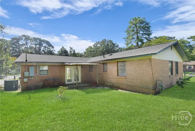 $2,400 | 2222 Bacon Park Drive, Savannah, GA 31406