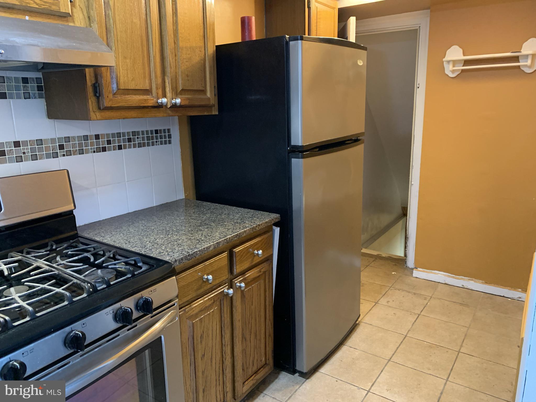326 Copley Road Upper Darby, PA 19082 - Photo 4 of 15