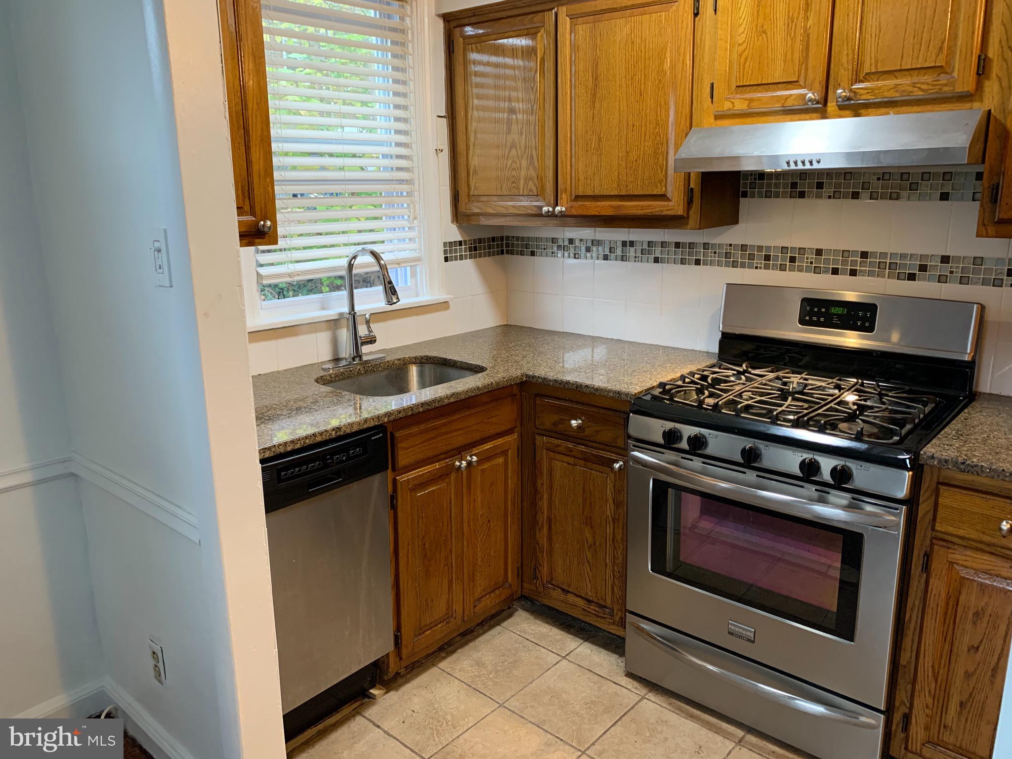 326 Copley Road Upper Darby, PA 19082 - Photo 5 of 15