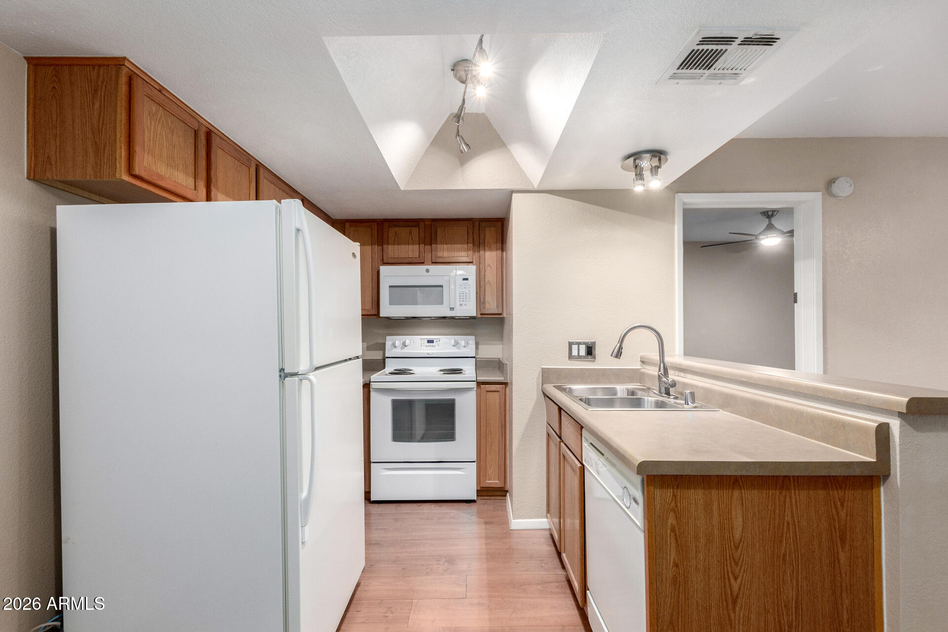 1720 East Thunderbird Road, Unit 1037 Phoenix, AZ 85022 - Photo 10 of 37