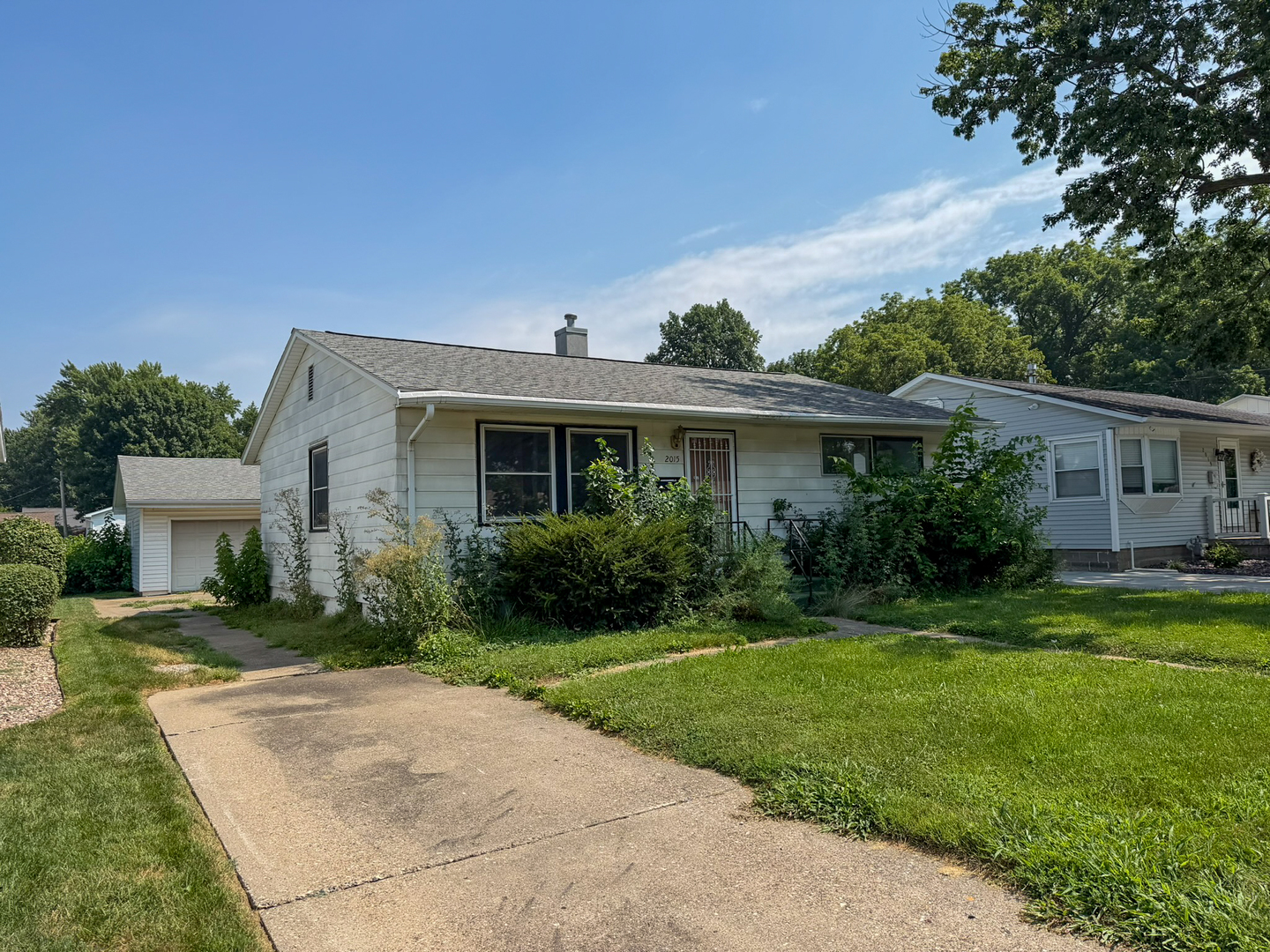 2015 Maple Street Quincy, IL 62301 - Photo 1 of 7 Gallery Image 1