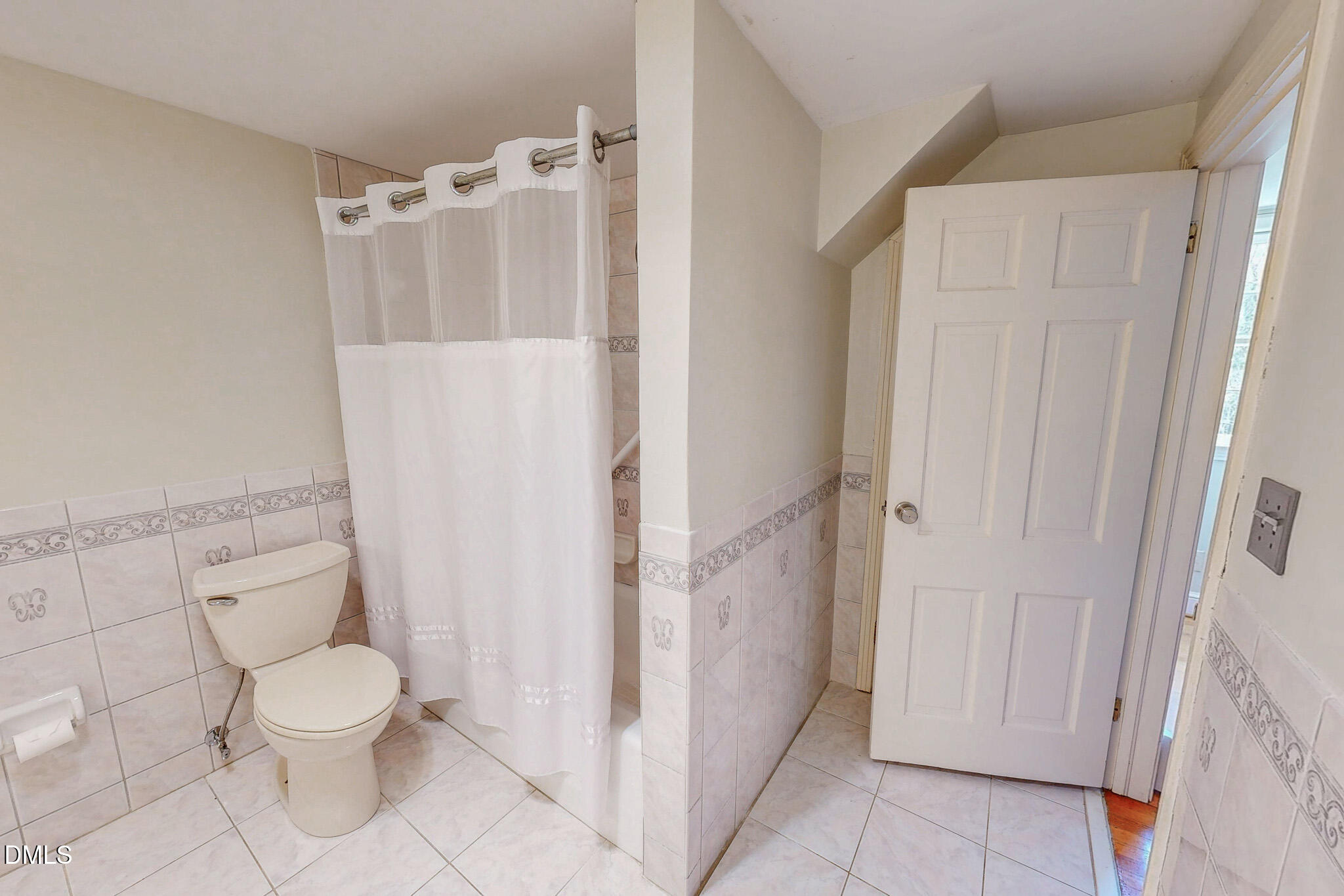 382 Wimbledon Drive Roxboro, NC 27573 - Photo 33 of 66 a bathroom with a toilet and a shower
