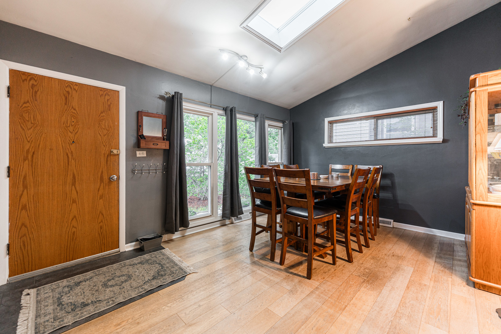 411 West Taylor Road Lombard, IL 60148 - Photo 3 of 23 Gallery Image 3