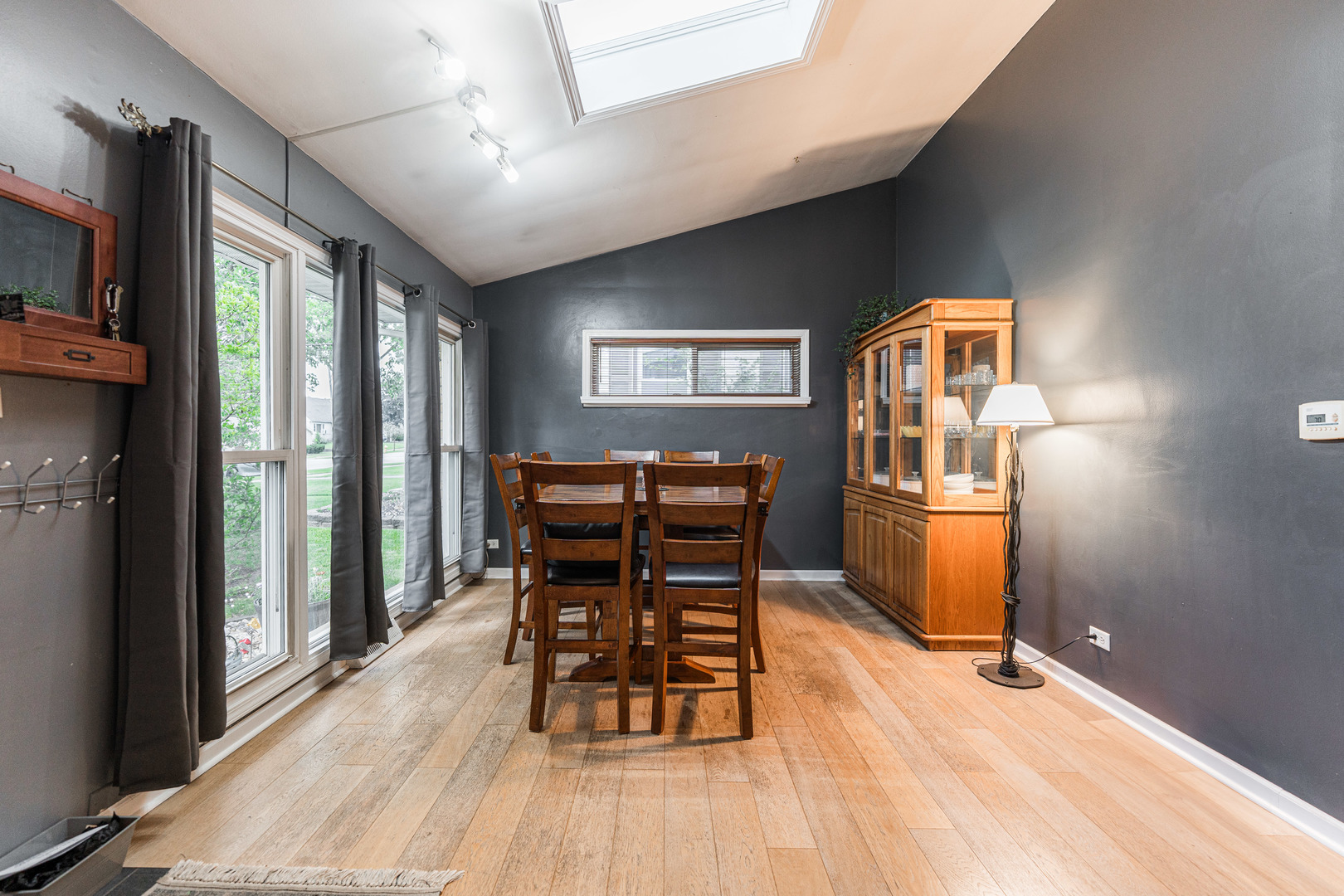 411 West Taylor Road Lombard, IL 60148 - Photo 4 of 23 Gallery Image 4