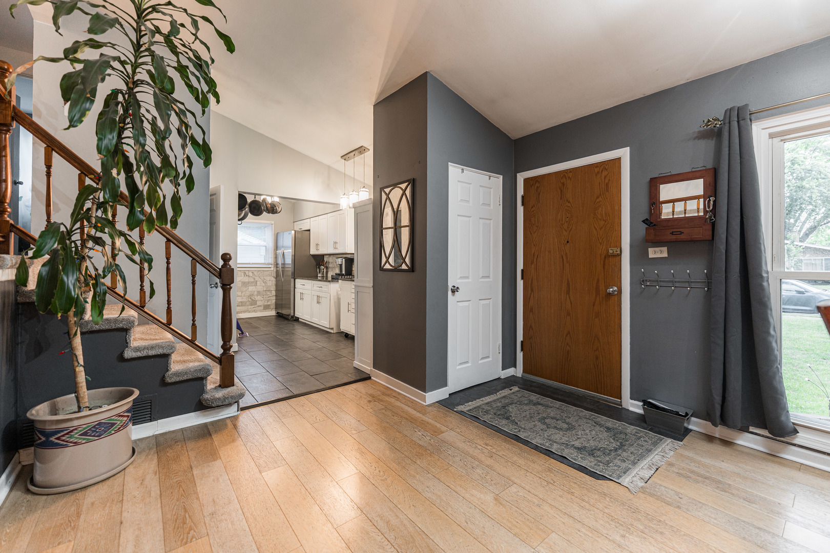 411 West Taylor Road Lombard, IL 60148 - Photo 5 of 23 Gallery Image 5