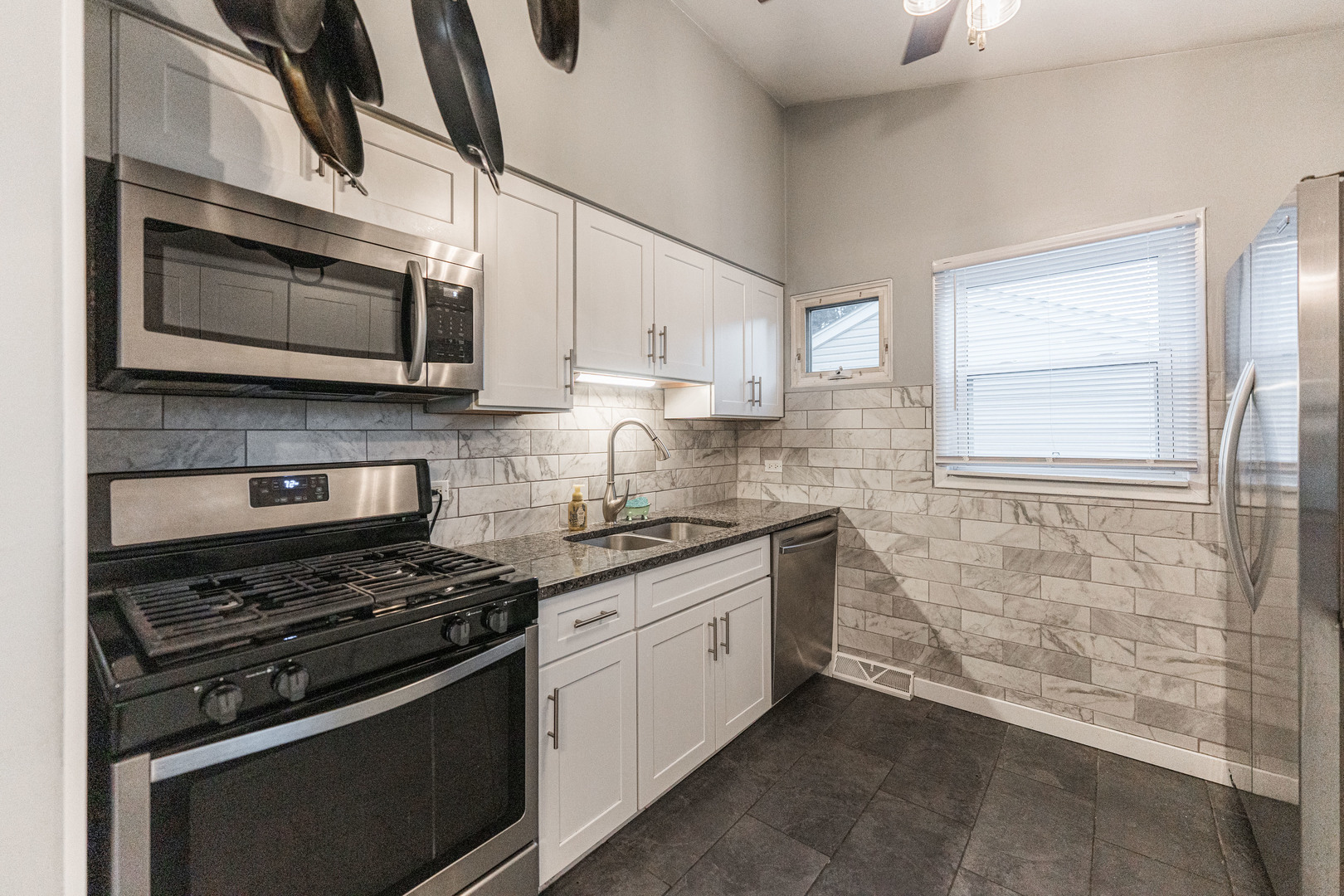 411 West Taylor Road Lombard, IL 60148 - Photo 6 of 23 Gallery Image 6