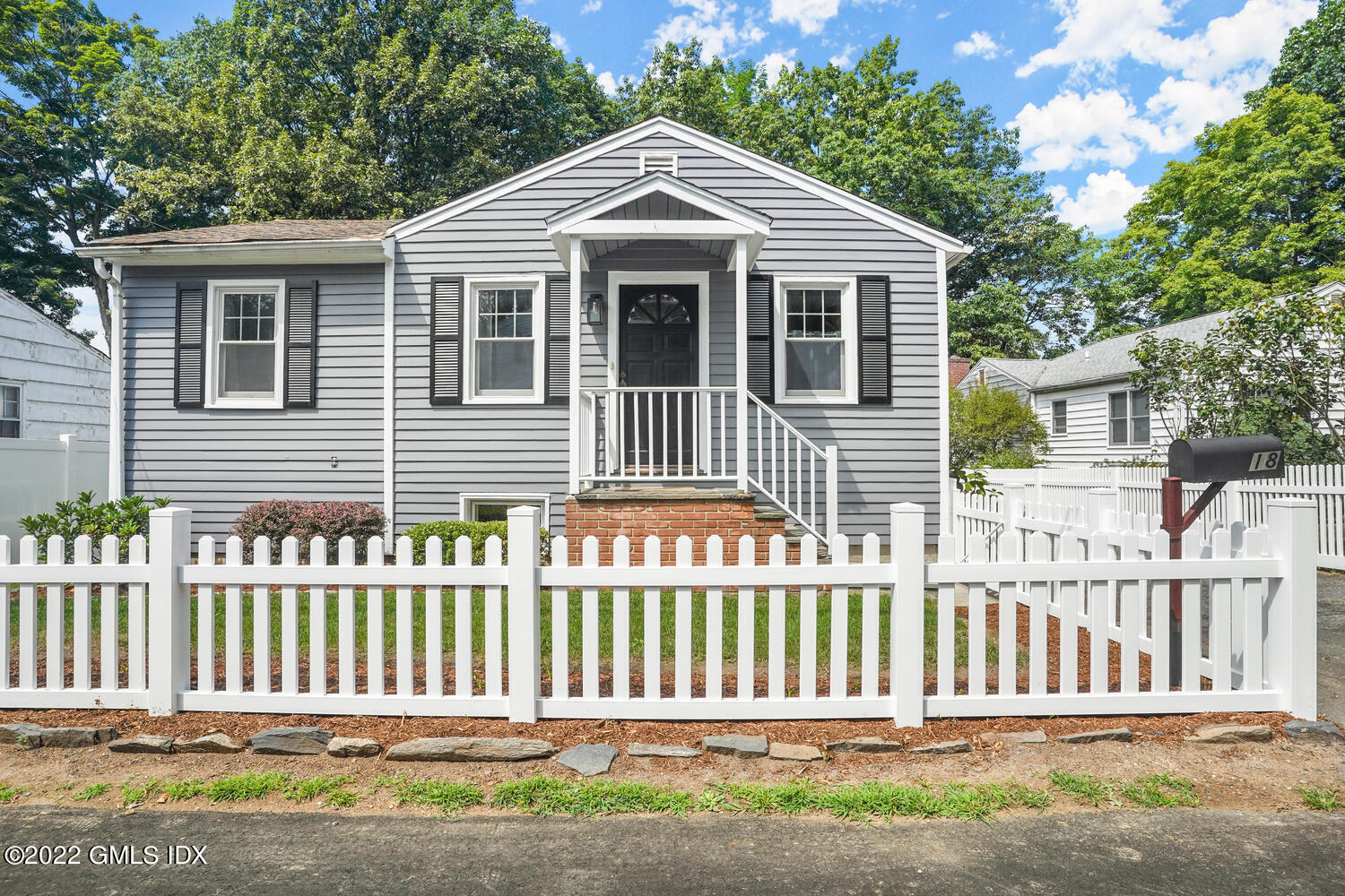 18 Cary Road Riverside, CT 06878 - Photo 1 of 10 18 Cary Rd Riverside CT 06878-large-010-