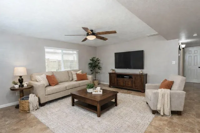 $335,000 | 2815 North Douty Street, Hanford, CA 93230