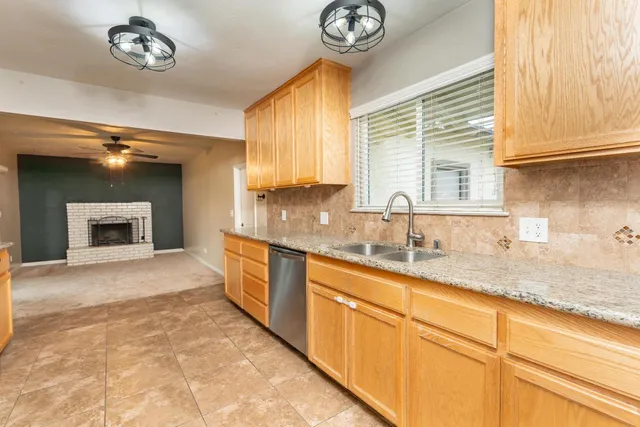 $335,000 | 2815 North Douty Street, Hanford, CA 93230