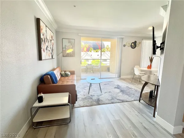 $1,995 | 210 East Flamingo Road, Unit 320, Las Vegas, NV 89169