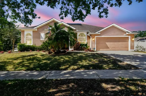 $522,500 | 1939 Heartland Circle, Valrico, FL 33594