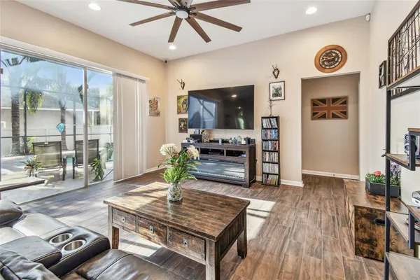 $522,500 | 1939 Heartland Circle, Valrico, FL 33594