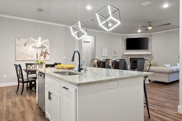 $370,000 | 7805 52nd Street, Lubbock, TX 79407