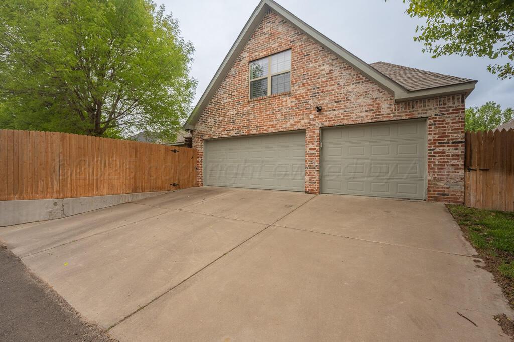 6007 Riley Elizabeth Place Amarillo, TX 79119 - Photo 33 of 33 driveway
