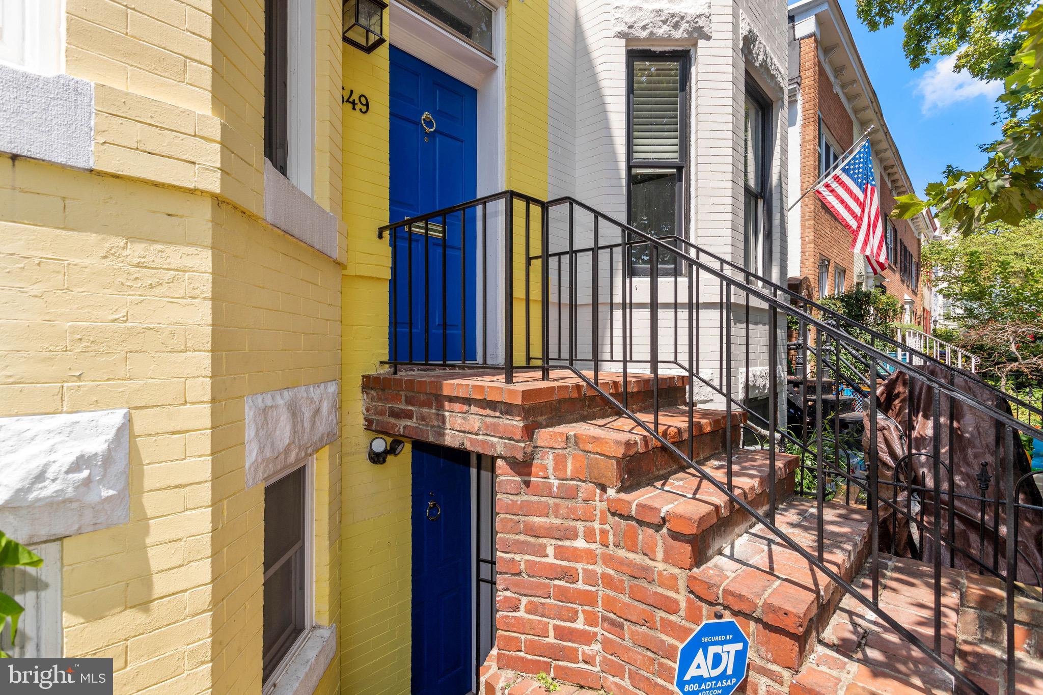 549 4th Street Southeast Washington, DC 20003 - Photo 2 of 33 549 4th Street SE Legal Rental Entrance