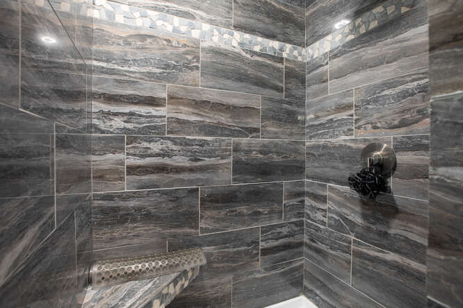 2658 East 1559th Road Ottawa, IL 61350 - Photo 34 of 53 a bathroom with a shower