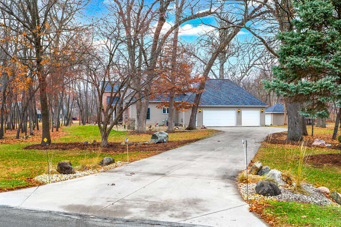 2658 East 1559th Road Ottawa, IL 61350 - Photo 4 of 53 a view of a house with swimming pool and sitting area