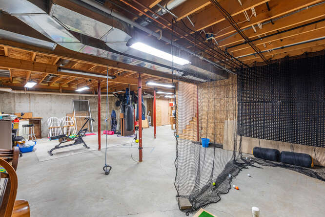 2658 East 1559th Road Ottawa, IL 61350 - Photo 46 of 53 a view of a room with gym equipment