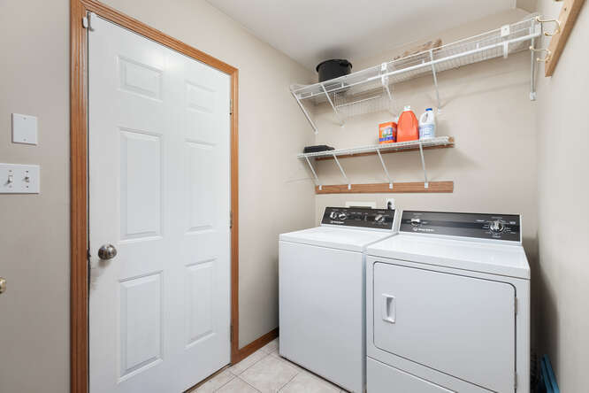 2658 East 1559th Road Ottawa, IL 61350 - Photo 50 of 53 a utility room with dryer and washer