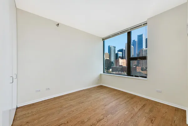 $550,000 | 501 North Clinton Street, Unit 1004, Chicago, IL 60654