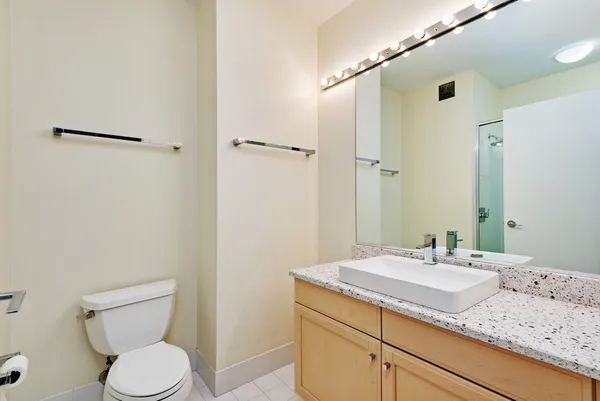 $550,000 | 501 North Clinton Street, Unit 1004, Chicago, IL 60654