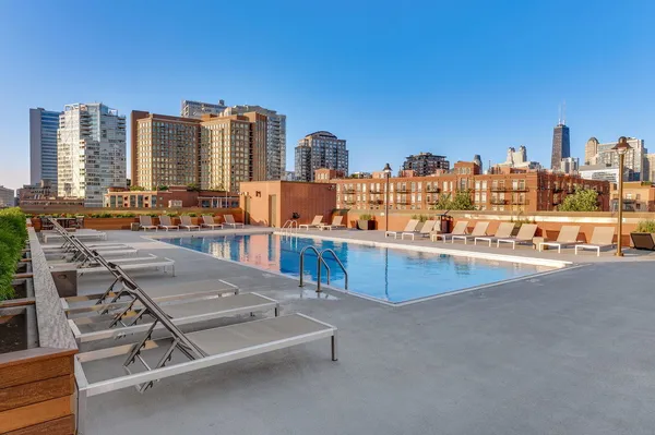 $550,000 | 501 North Clinton Street, Unit 1004, Chicago, IL 60654