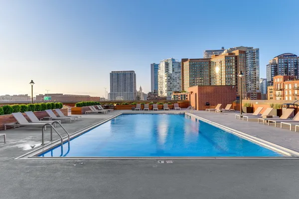$550,000 | 501 North Clinton Street, Unit 1004, Chicago, IL 60654