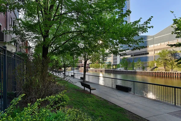 $550,000 | 501 North Clinton Street, Unit 1004, Chicago, IL 60654
