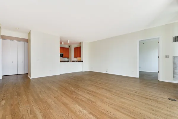 $550,000 | 501 North Clinton Street, Unit 1004, Chicago, IL 60654