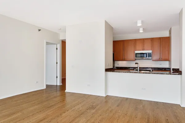 $550,000 | 501 North Clinton Street, Unit 1004, Chicago, IL 60654