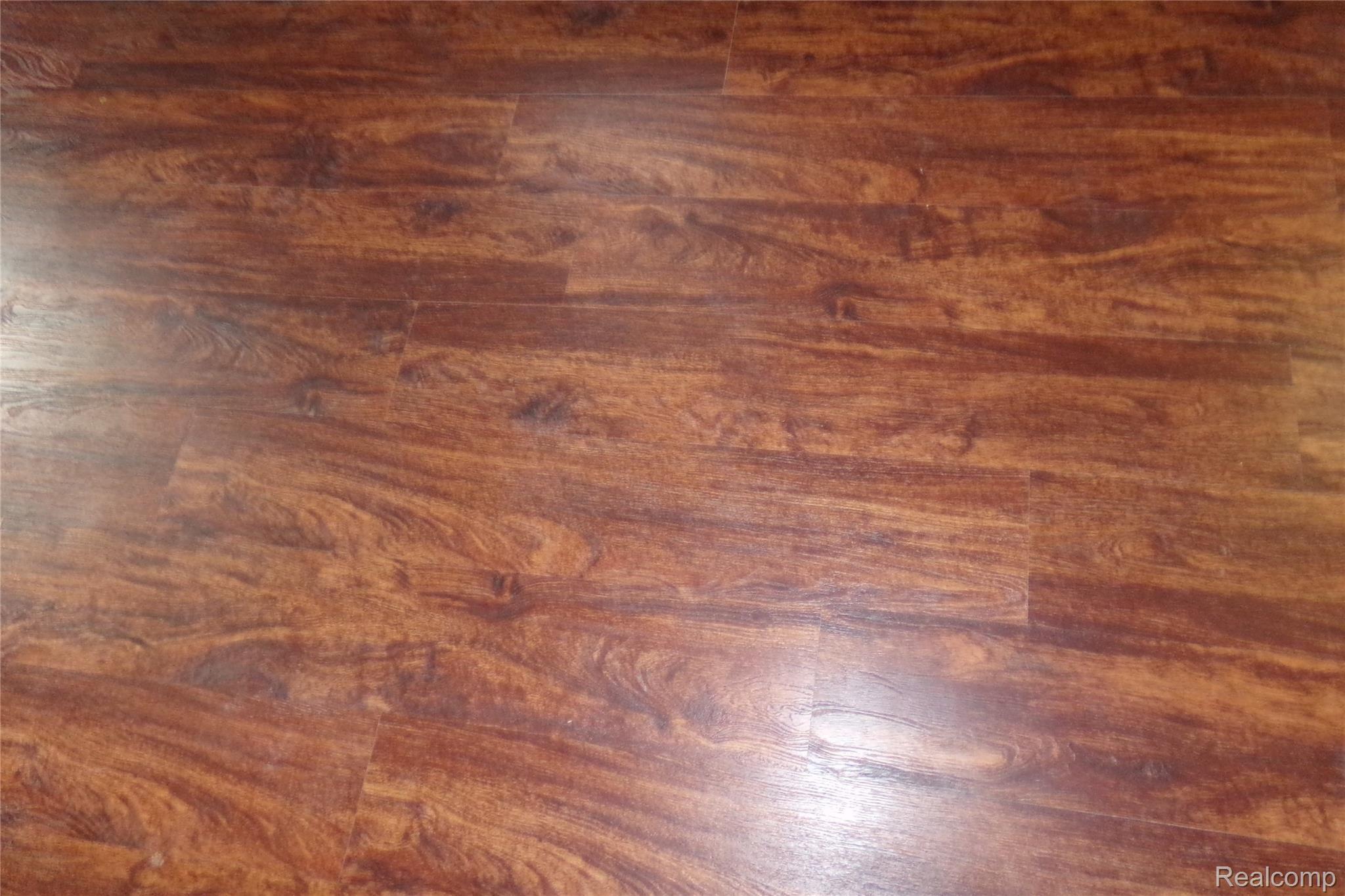 7586 Pelham Road Taylor, MI 48180 - Photo 17 of 46 KITCHEN/BATHROOM FLOORING