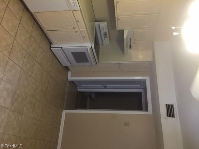 211 Northpoint Avenue, Unit C High Point, NC 27262 - Photo 5 of 20 Gallery Image 5