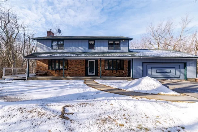 $549,000 | 100 Asnebumskit Road, Paxton, MA 01612