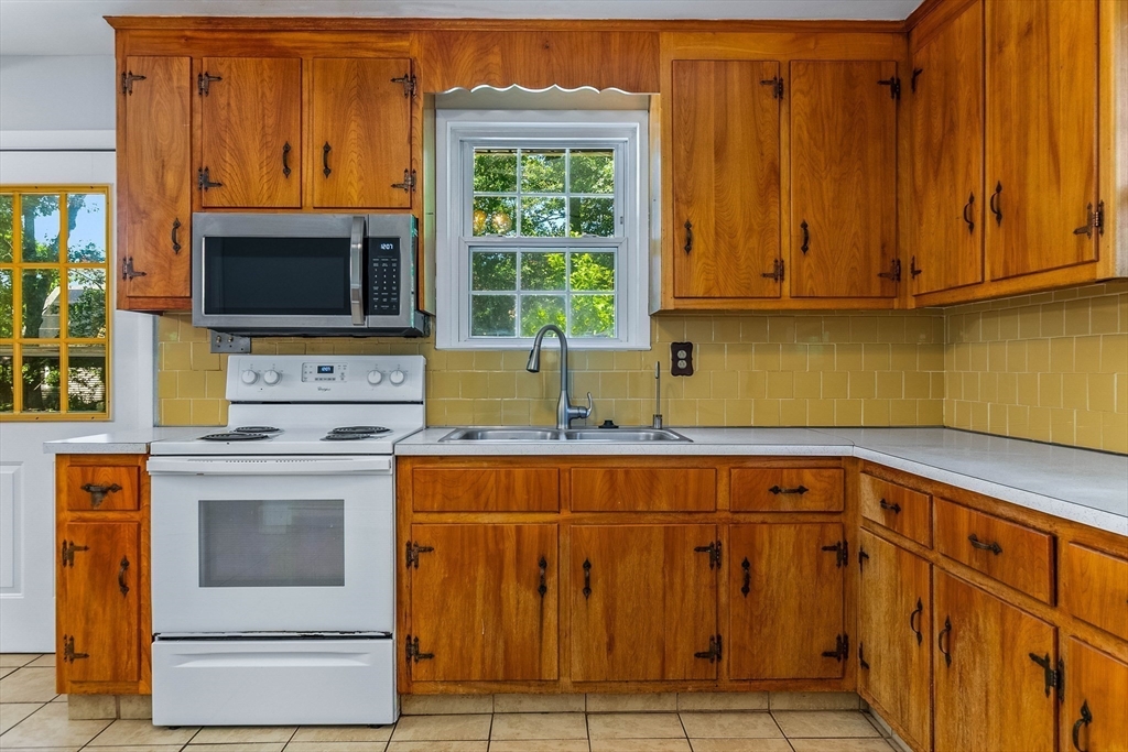 77 Leonard Street Dedham, MA 02026 - Photo 23 of 40