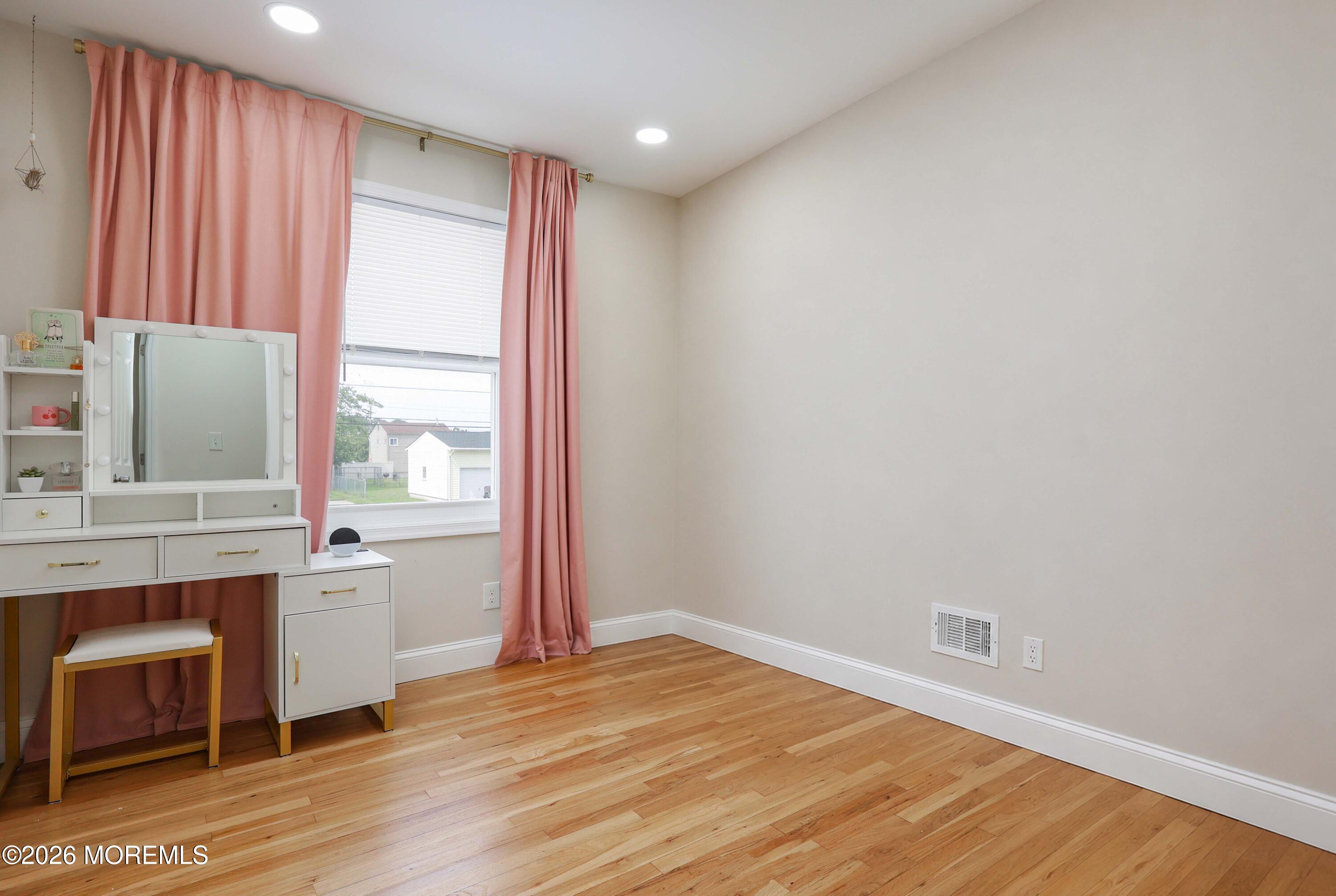 906 Ruth Drive Neptune, NJ 07753 - Photo 14 of 23 758A3347