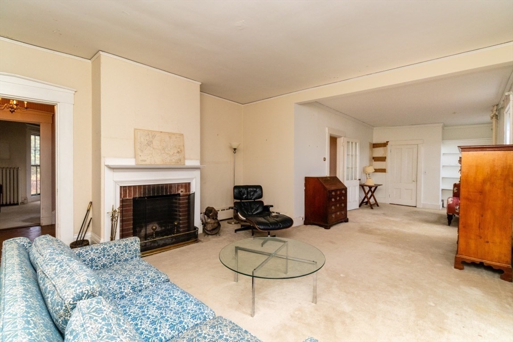 140 Pleasant Street Newton, MA 02459 - Photo 4 of 22