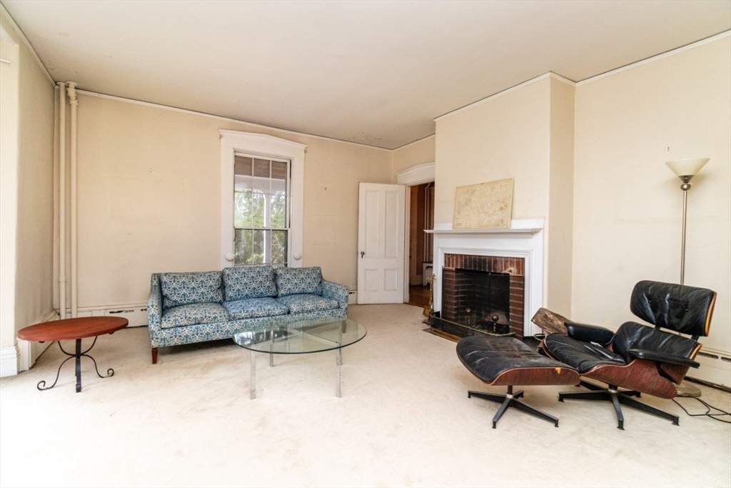 140 Pleasant Street Newton, MA 02459 - Photo 5 of 22