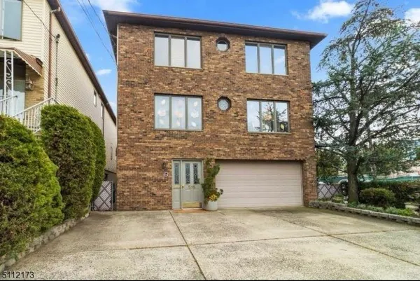 $2,000 | 516 Avenue A, Unit 3, Bayonne, NJ 07002