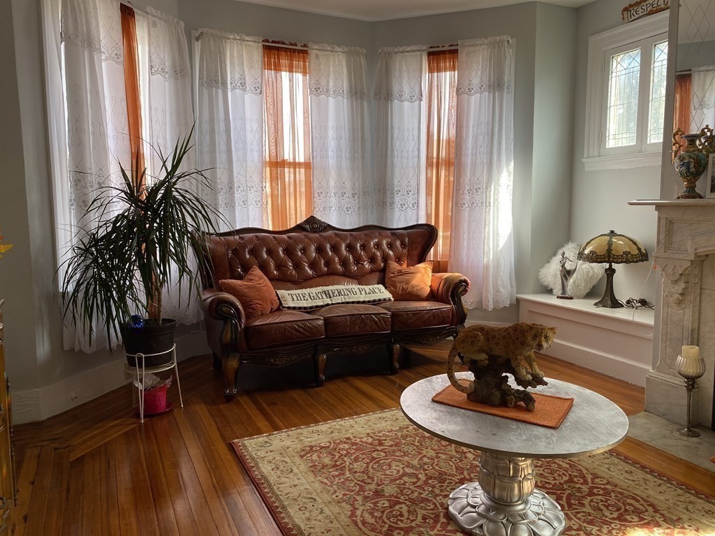 76 Florida Street Springfield, MA 01109 - Photo 4 of 42 Gallery Image 4