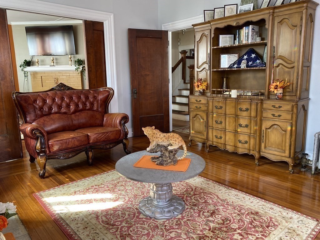 76 Florida Street Springfield, MA 01109 - Photo 5 of 42 Gallery Image 5