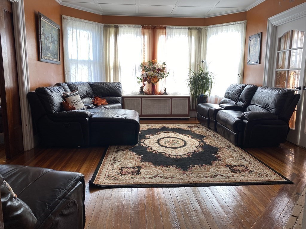 76 Florida Street Springfield, MA 01109 - Photo 6 of 42 Gallery Image 6