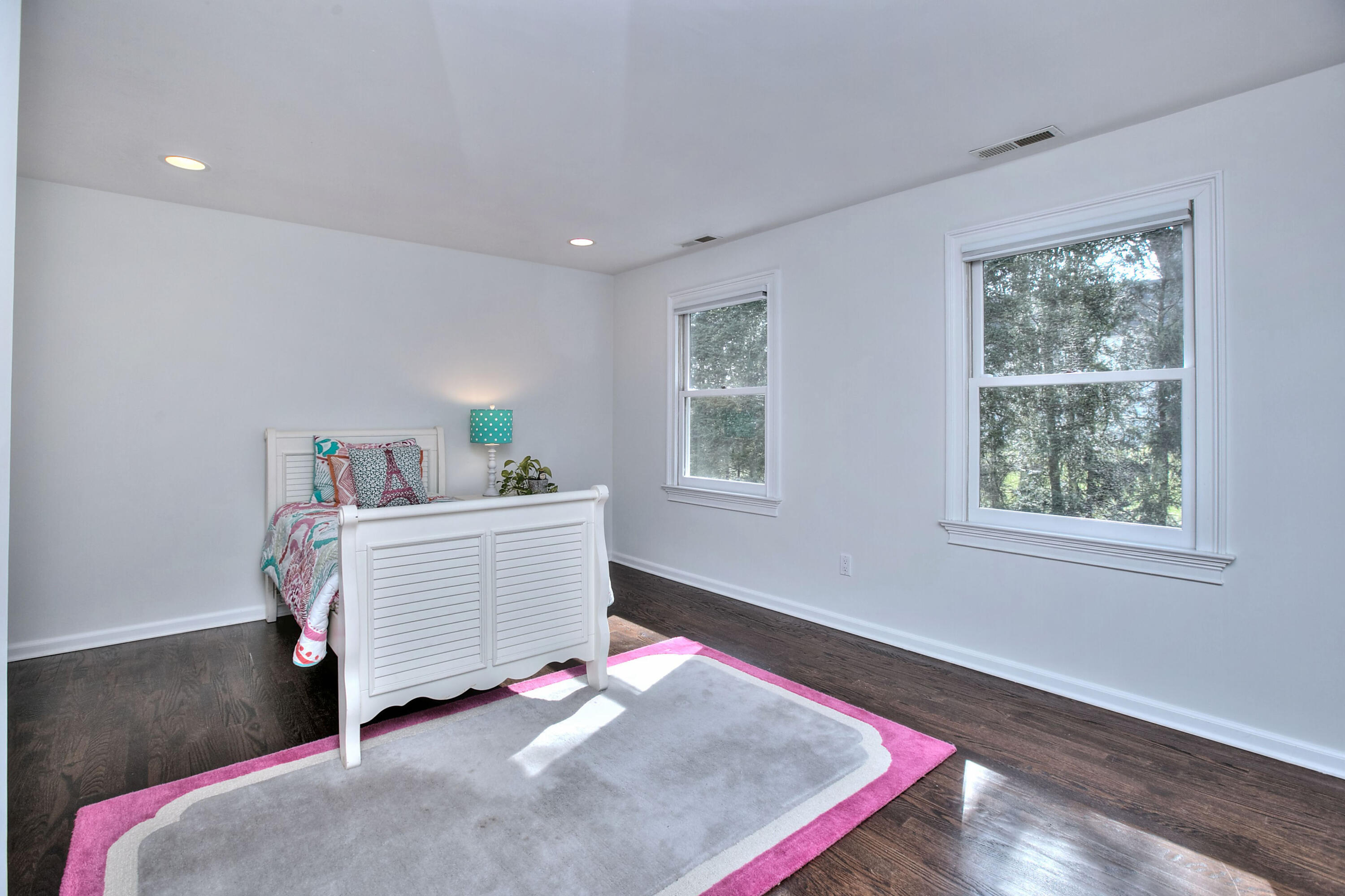 191 Smith Ridge Road New Canaan, CT 06840 - Photo 25 of 42 a living room with furniture and a window