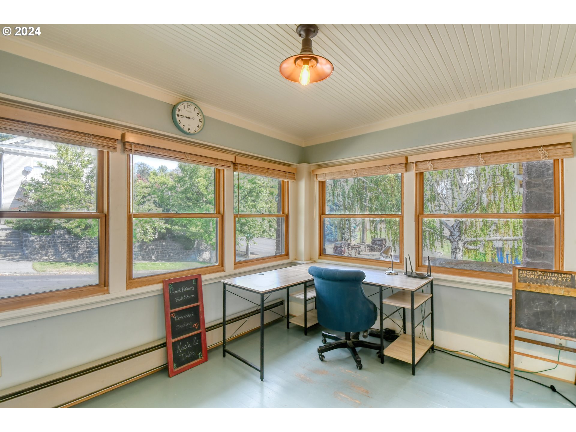 421 North Main Street Pendleton, OR 97801 - Photo 14 of 48 a work room with furniture and a window